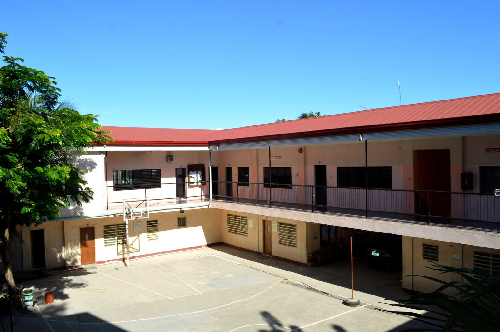 Upper-ground courtyard view at Rosemont Hills Montessori College